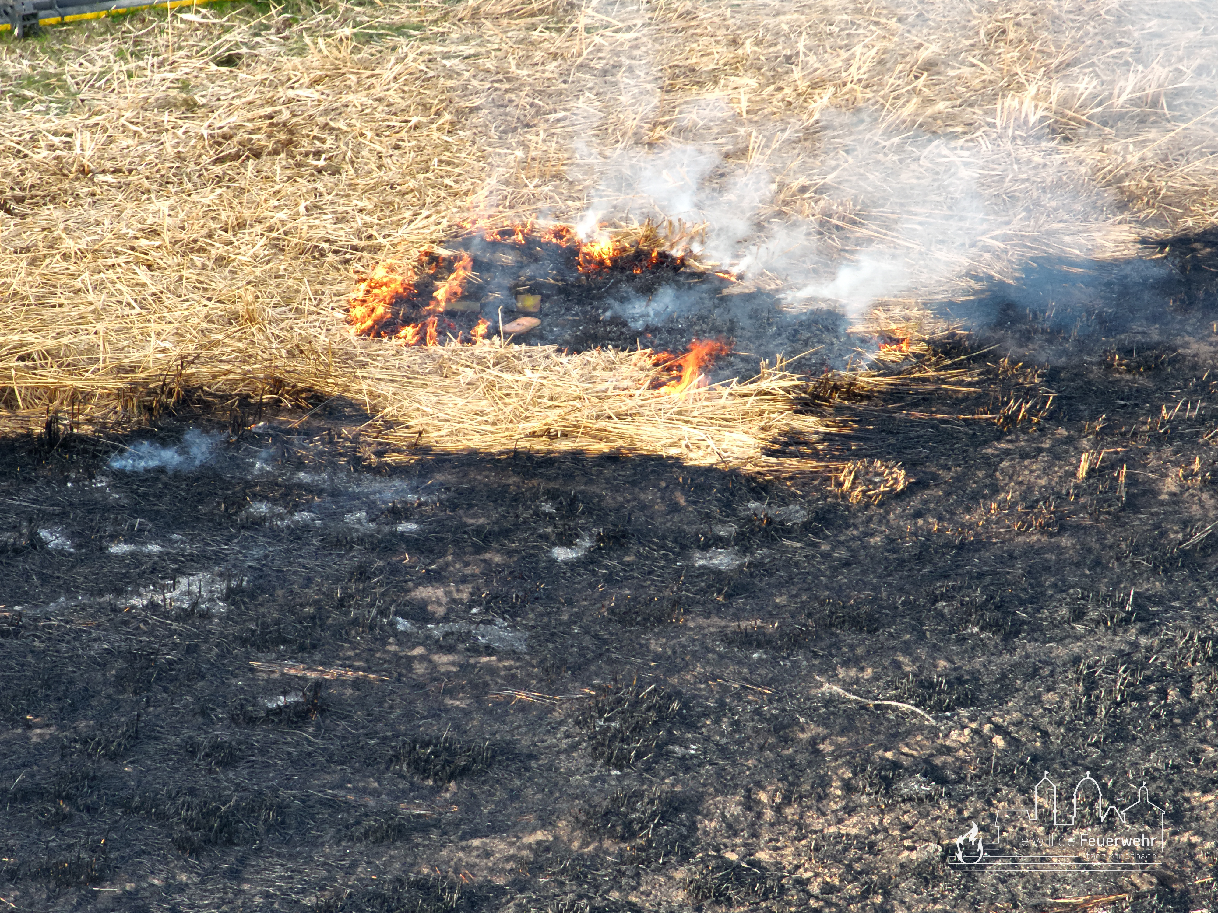 Brand einer Freifläche mit landwirtschaftlichem Gerät
